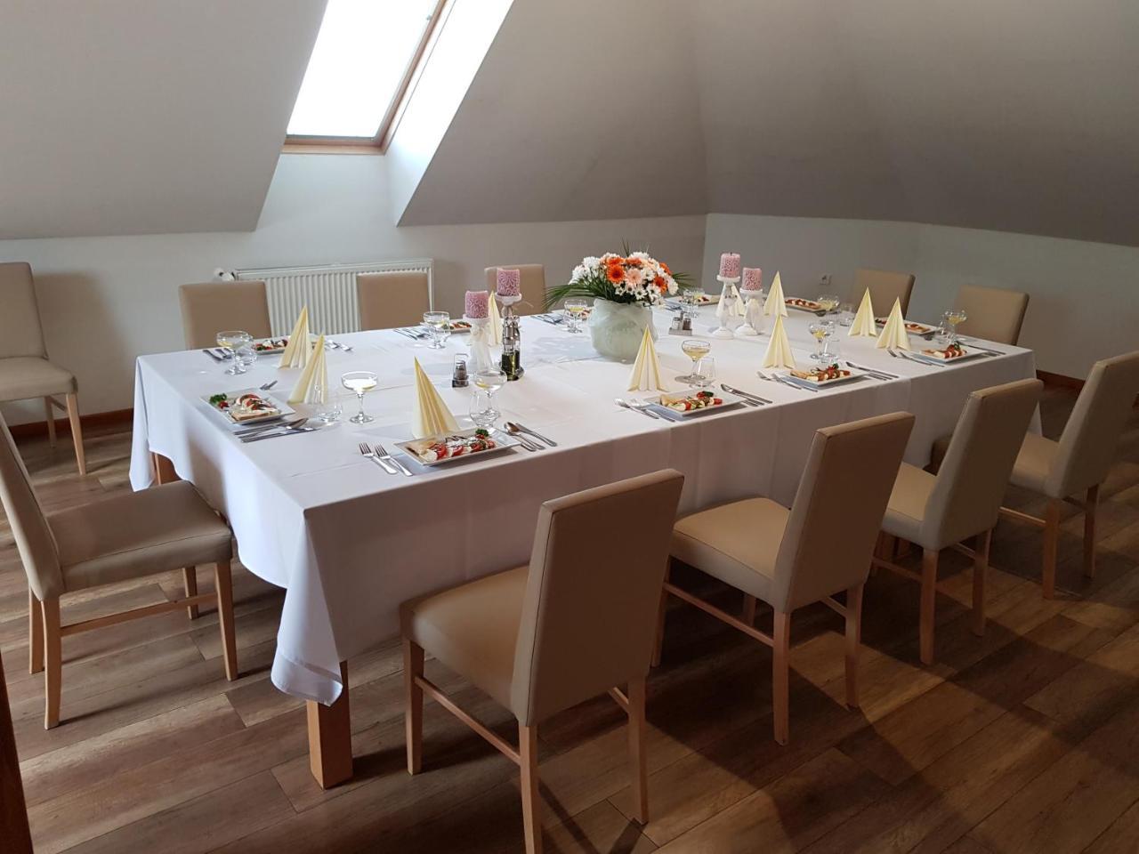Sabbia Ristorante - Restauracia A Ubytovanie Пр'євідза Екстер'єр фото