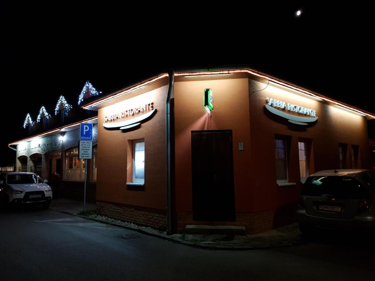 Sabbia Ristorante - Restauracia A Ubytovanie Пр'євідза Екстер'єр фото